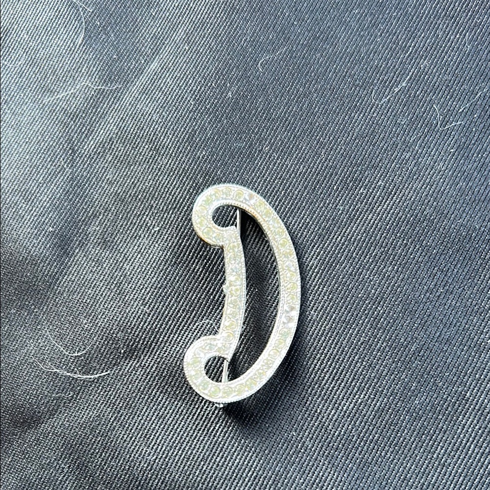 Chic Silver Designer Brooch